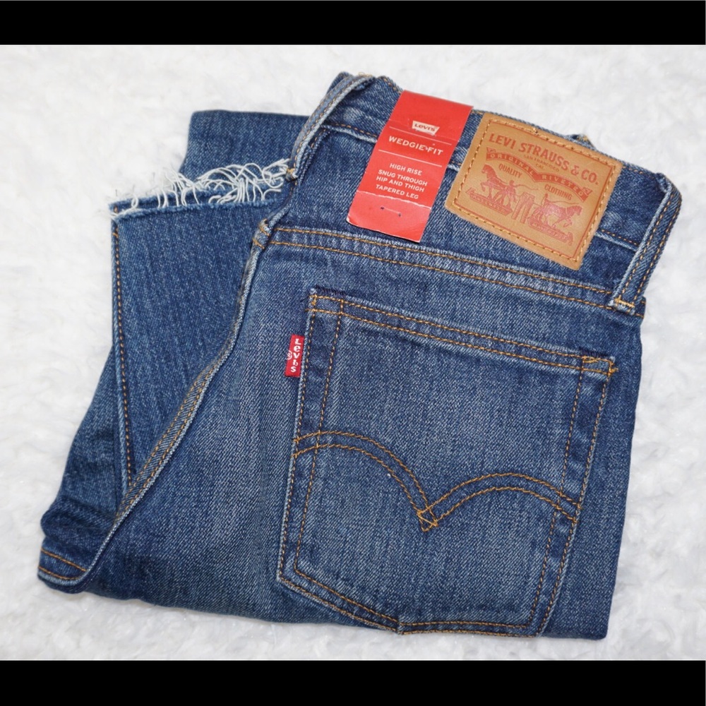Levi’s Wedgie Fit Jeans
